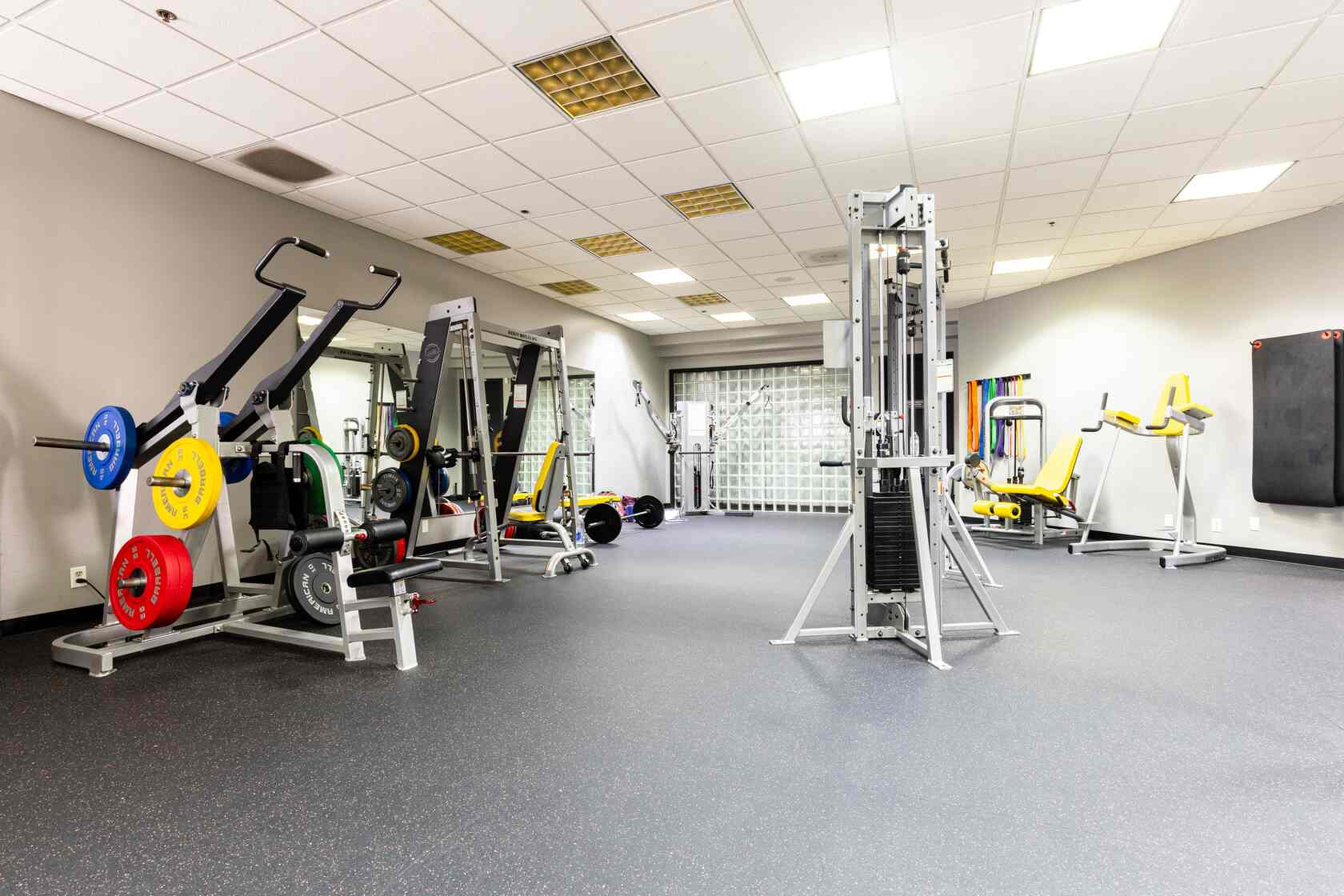 Secondary equipment room with machines